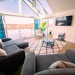 Luxury 'spout Crag' House *